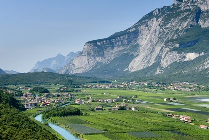 Weinverkostung in einem Trentiner Weinkeller im Valle dei Laghi 7